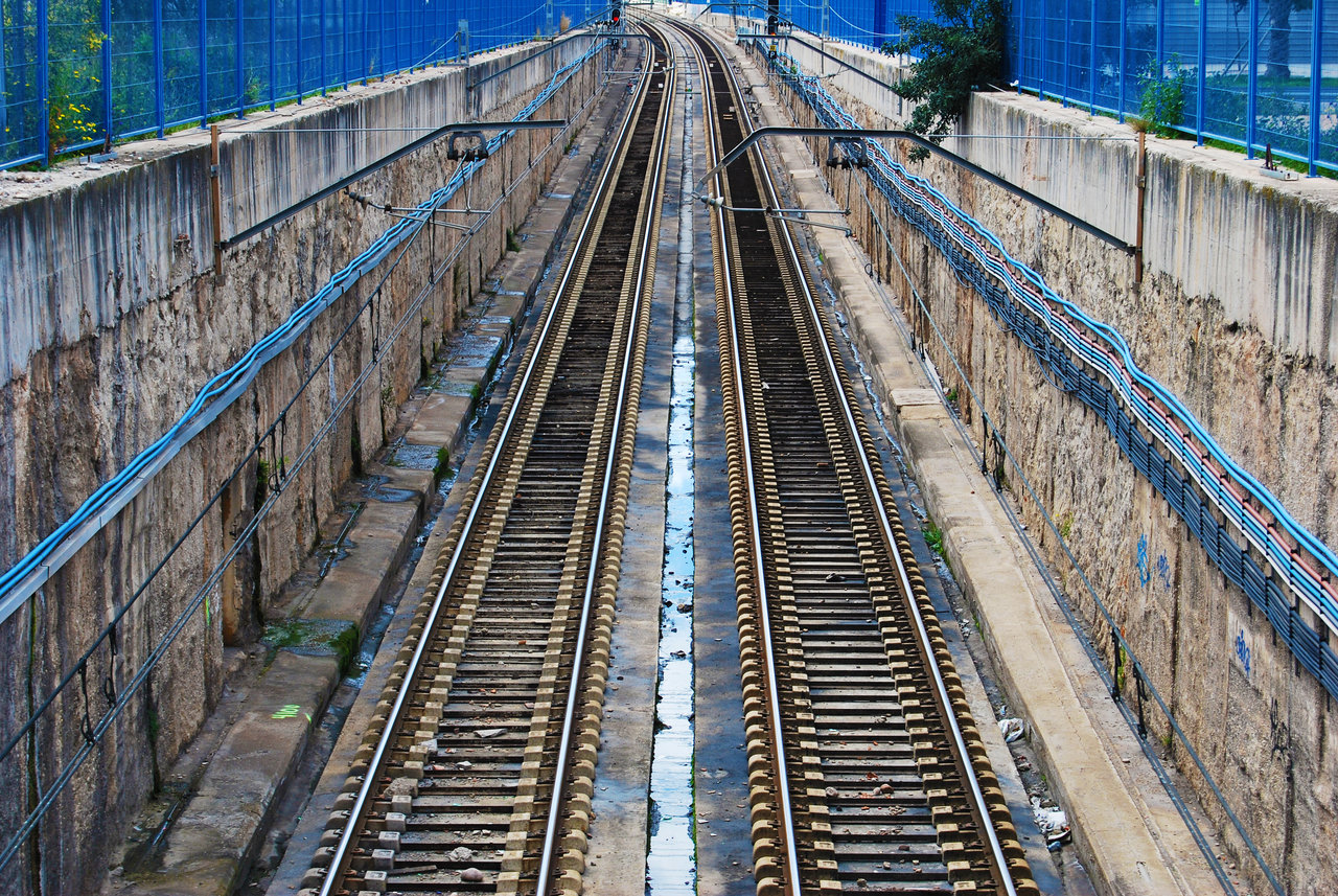 empty-track